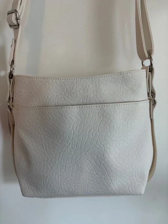 Rossetti Women's White Crossbody HandBag Purse with Front Pockets - Picture 10 of 10